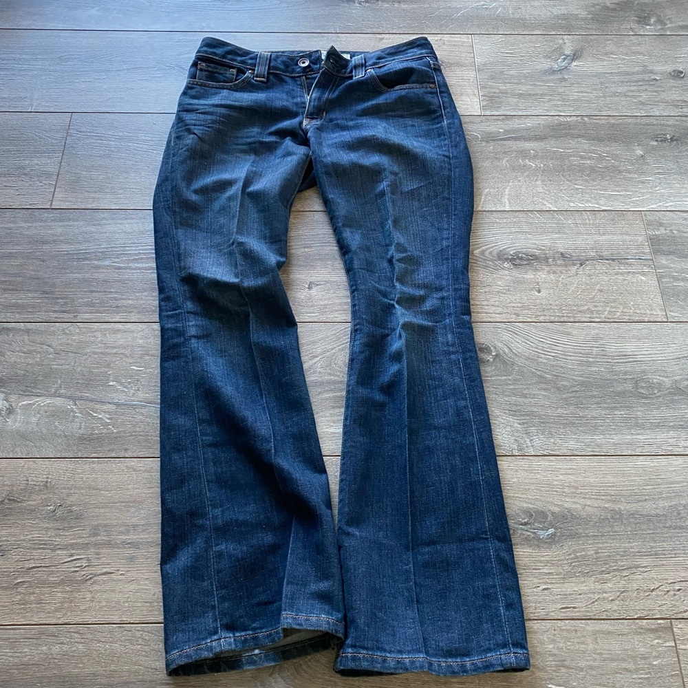 NWOT GAP, curvy, low rise jeans. Sz 4 ankle